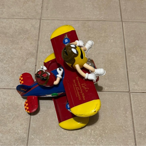 M&M'S Sweet Candy Big Dispenser Vibrant Red and Yellow Toy Plane - Picture 3 of 7
